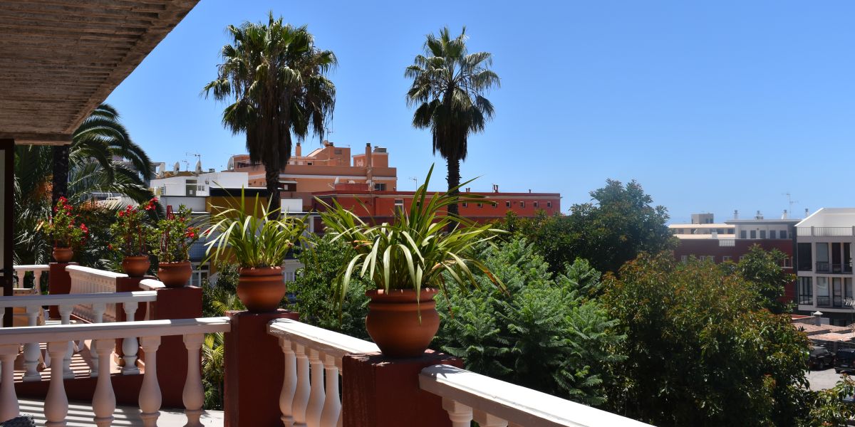 Apartamento urbano La Fuente con terraza envolvente