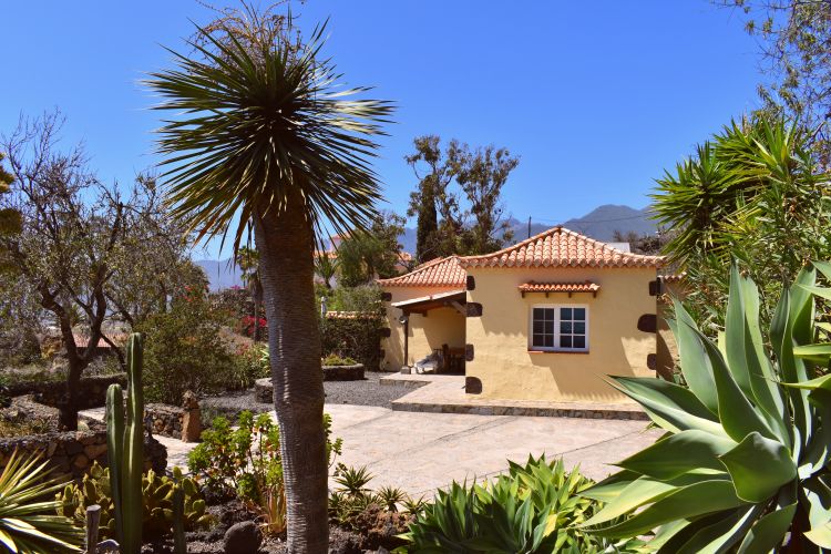 Casa de la finca media con gran vista al mar y hermosa terraza - finca palmera b