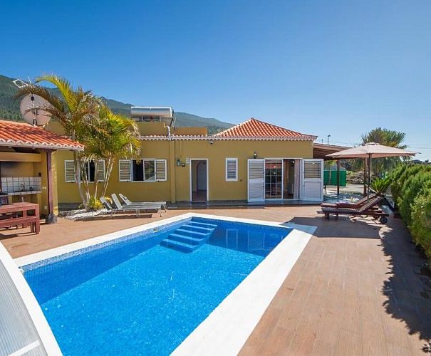 Villa Tamanca, Las Manchas, Holiday home with pool, west side of La Palma