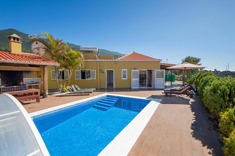 Villa Tamanca, Las Manchas, Holiday home with pool, west side of La Palma
