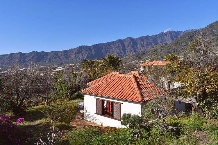 Casa Mar, casa mara landhuis, vakantiehuis, grote tuin met weide, uitzicht op zee atlantische oceaan, plaats